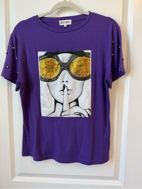 DESIGN Purple Sequin Sunglasses Graphic Tee Sz M